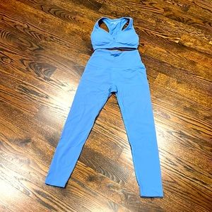 Beyond Yoga set size small